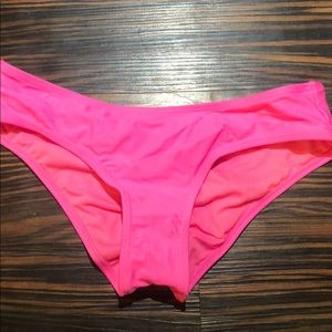 ✨✨HOT PINK SCRUNCH BUTT BIKINI BOTTOMS✨✨